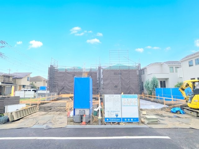 羽村市小作台５丁目の新築一戸建の前面道路含む現地写真