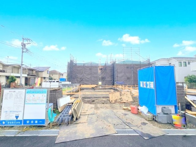 羽村市小作台５丁目の新築一戸建の前面道路含む現地写真