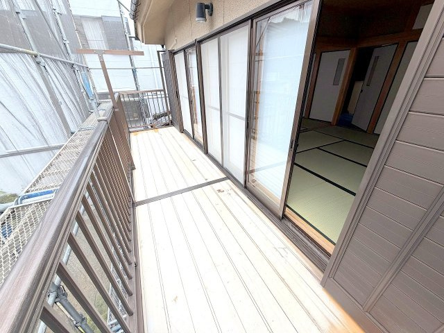 あきる野市伊奈　中古戸建のバルコニー