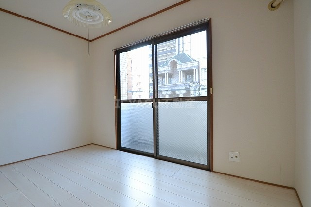 広島市西区東観音町の賃貸マンションの内装