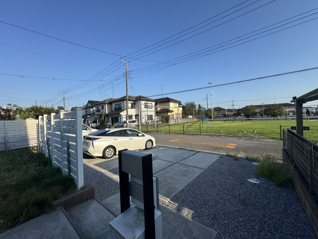 -三丁目不動産-　羽生市南羽生2丁目　令和3年築の駐車場