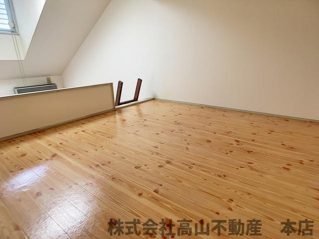 宗像市赤間３丁目のアパートの居間・リビング