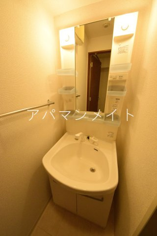 【洗面所】 | GLOIREMANSION | 忙しい朝には欠かせない洗面所です