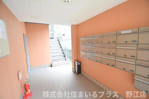 エタージュ中宮のロビー