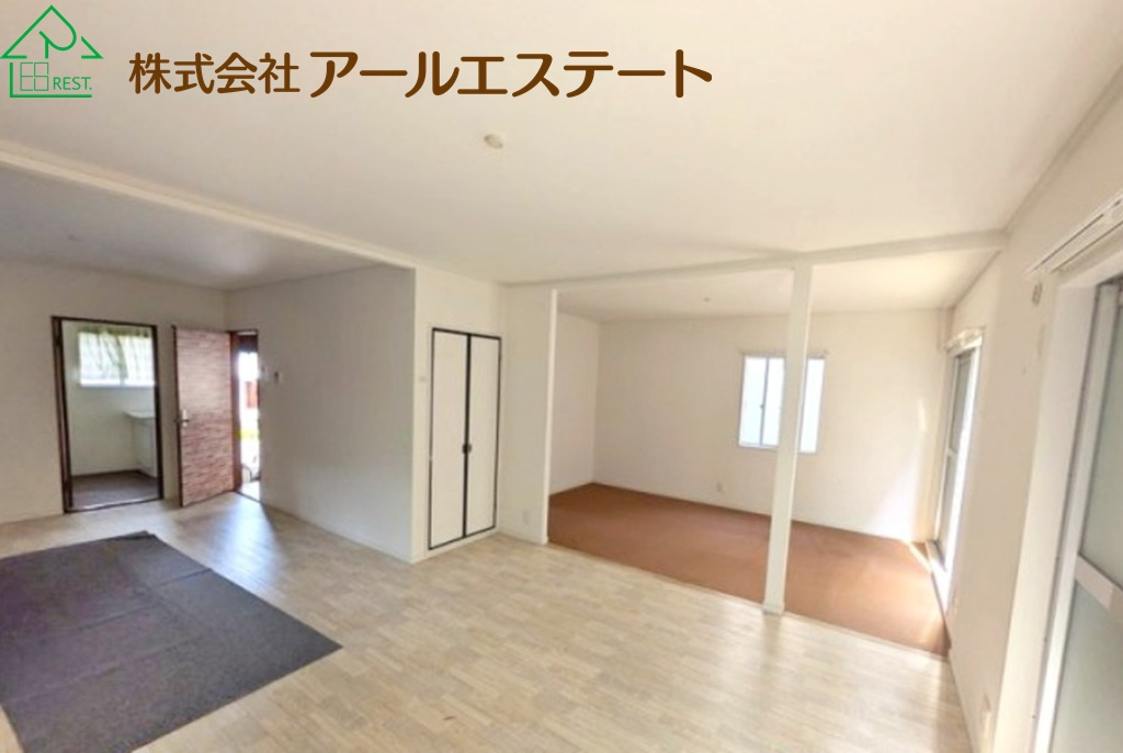 姫路市広畑区吾妻町２丁目　　　山陽電鉄「広畑駅」徒歩8分の居間・リビング