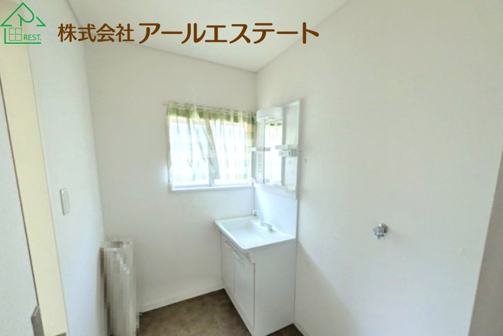 姫路市広畑区吾妻町２丁目　　　山陽電鉄「広畑駅」徒歩8分の独立洗面台