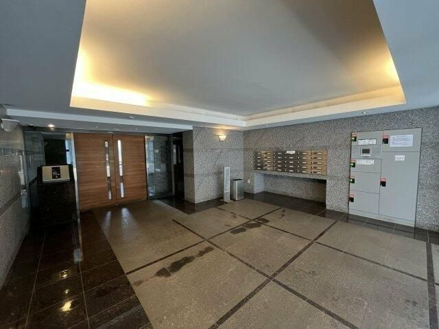 ルーブル江古田参番館のエントランス