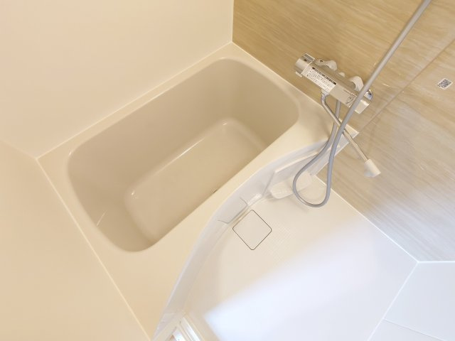 Navi三鷹の浴室|落ち着いた空間のお風呂です