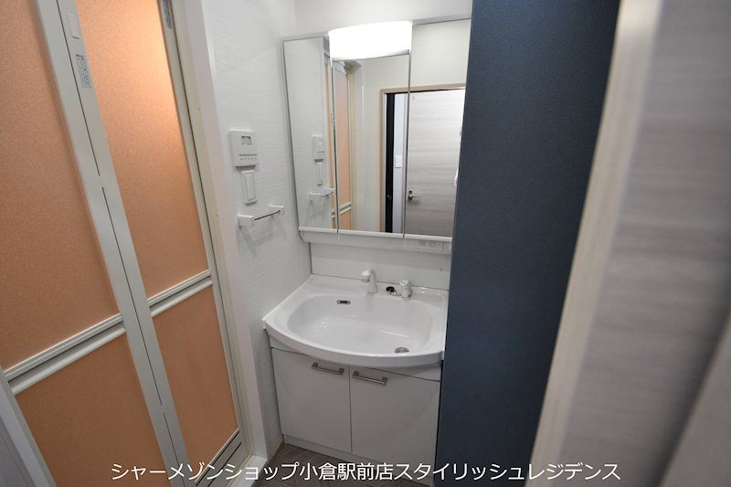 アクシオ三萩野Ⅱの洗面所