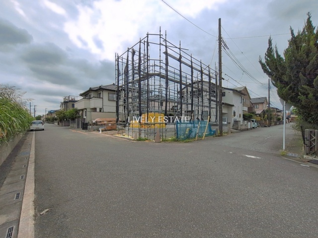 越谷市弥栄町2丁目 新築分譲住宅の前面道路含む現地写真
