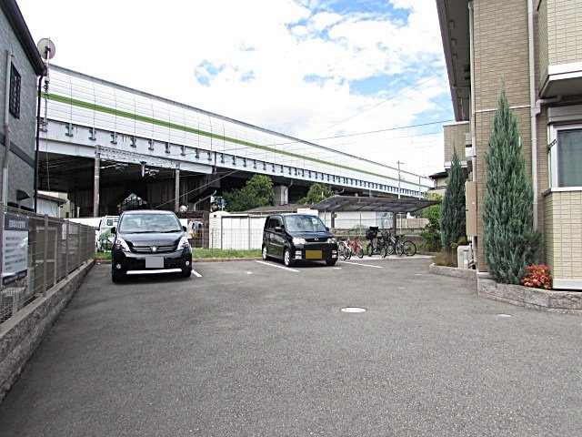 シェノワ売布（メフ）の駐車場
