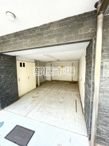 アイル秋葉原ノース弐番館の駐車場