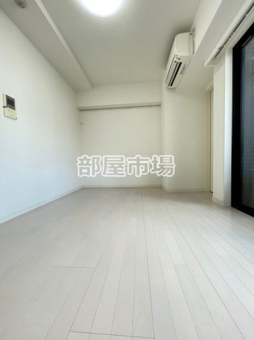 アイル秋葉原ノース弐番館の居間・リビング