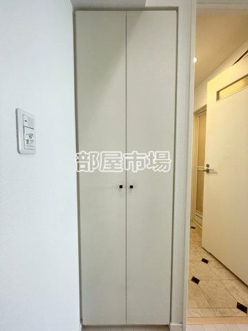 アイル秋葉原ノース弐番館の玄関|シューズボックス