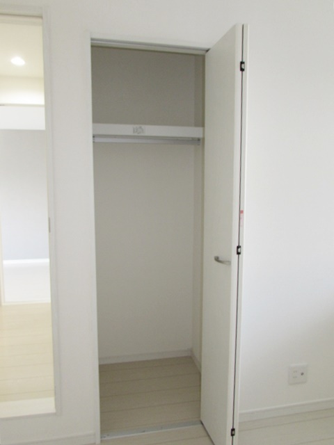 アプローズ清荒神の収納|※同建物の類似写真となります。
