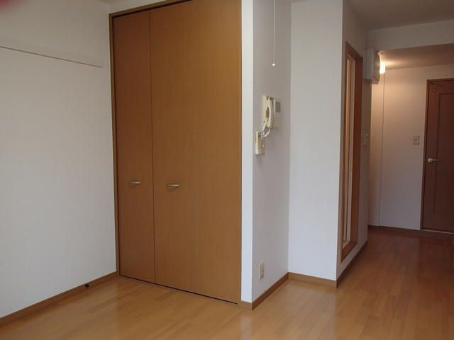 グリ－ンパ－ク山岸の居間・リビング