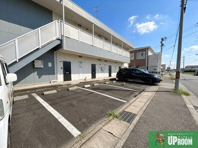 アンヒルズIの駐車場