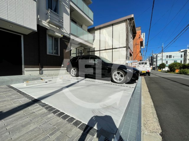 Maison de Espoir万代　住吉小学校区の駐車場|Maison de Espoir万代（メゾンドエスポワール万代）　駐車場