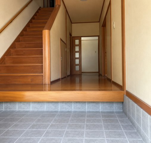 衣笠開キ町の玄関