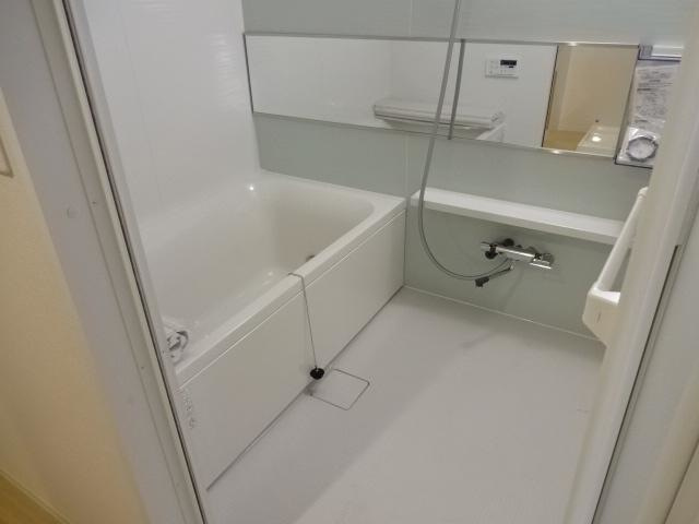 熊本市中央区国府本町のアパートの浴室