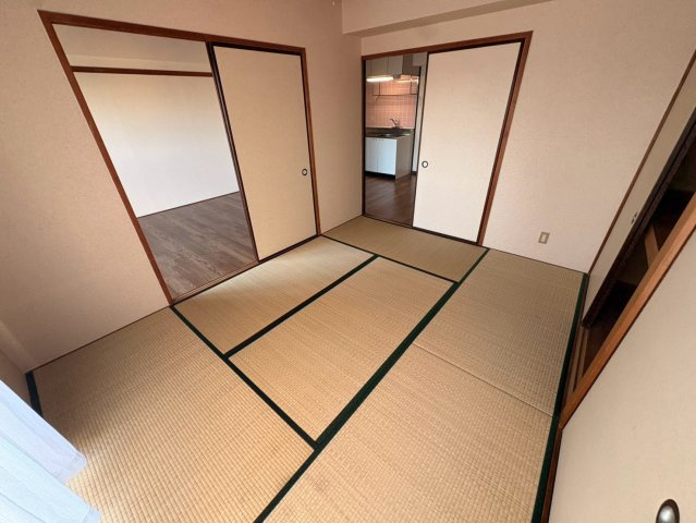 中根ビルの和室