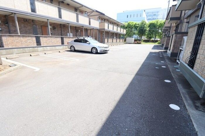 シャルマンⅡの駐車場