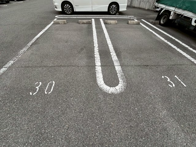 ブラウンシャトーの駐車場