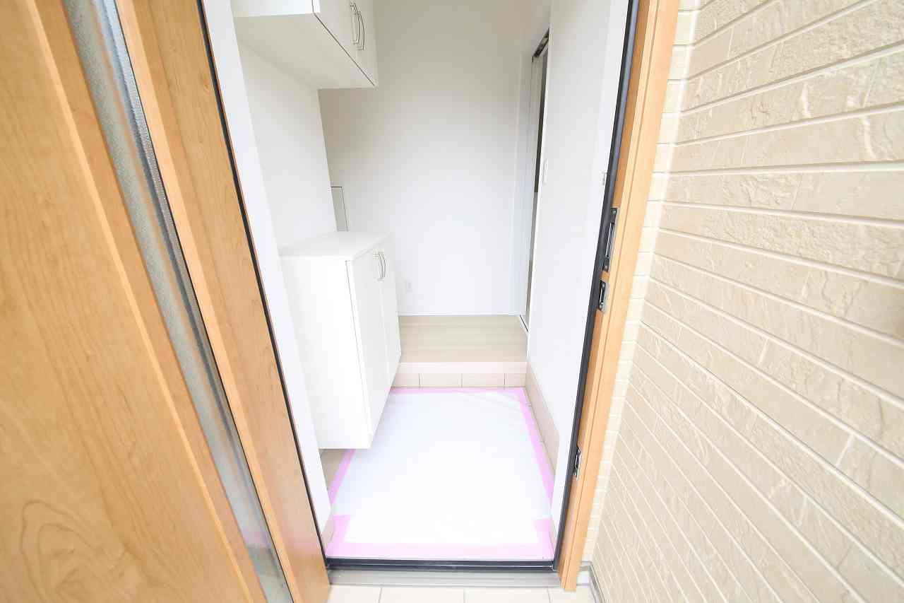 久喜市本町２丁目の一戸建ての玄関