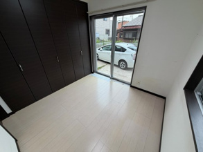 【洋室】 | 中央区塩田町貸家