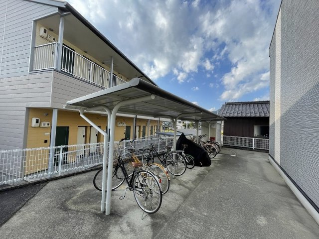 レオパレスＣＡＭＥＬＬＩＡのその他|自転車置き場