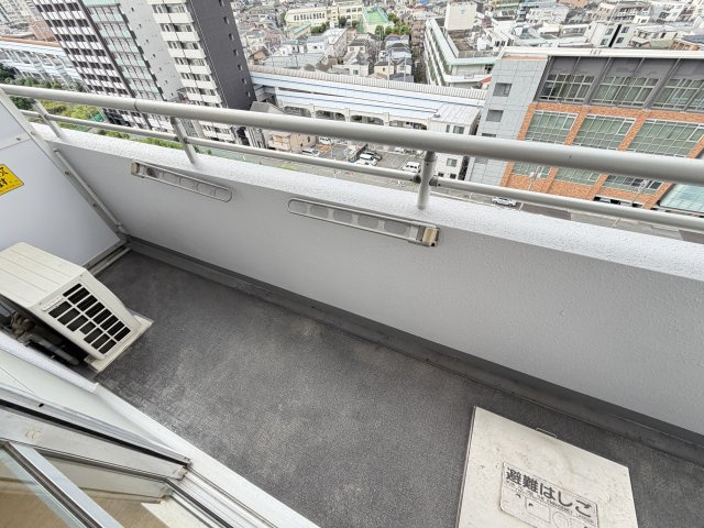 パインコート梅屋敷のバルコニー