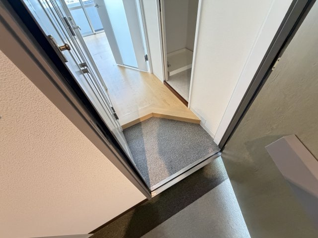 パインコート梅屋敷の玄関