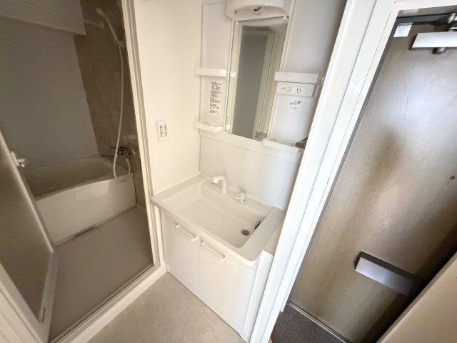 パインコート梅屋敷の洗面所