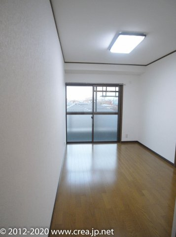 リファイン山加の洋室