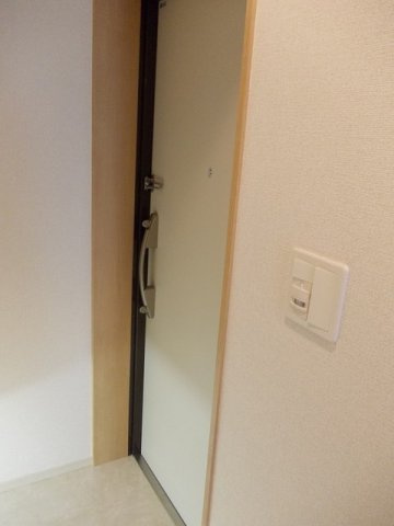 ローヤルマンションの玄関