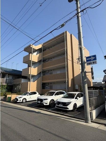 エトワール烏森の駐車場