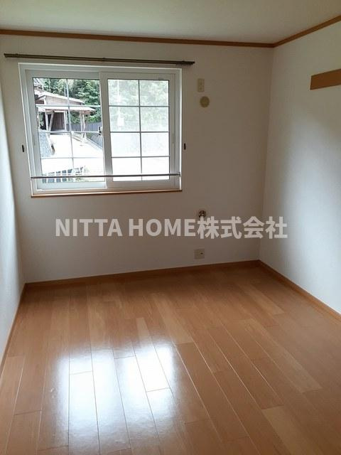 メゾン・サンリットの内装|洋室は６．２帖と６．１帖の２部屋です★