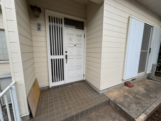 山武市横田　中古戸建の玄関