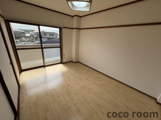 コーポ山本の洋室