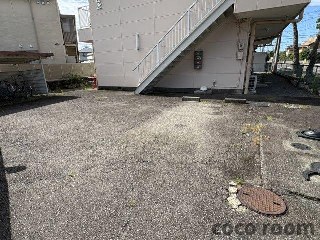 コーポ山本の駐車場