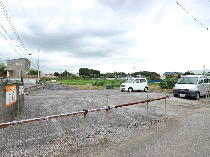 見崎コーポの駐車場