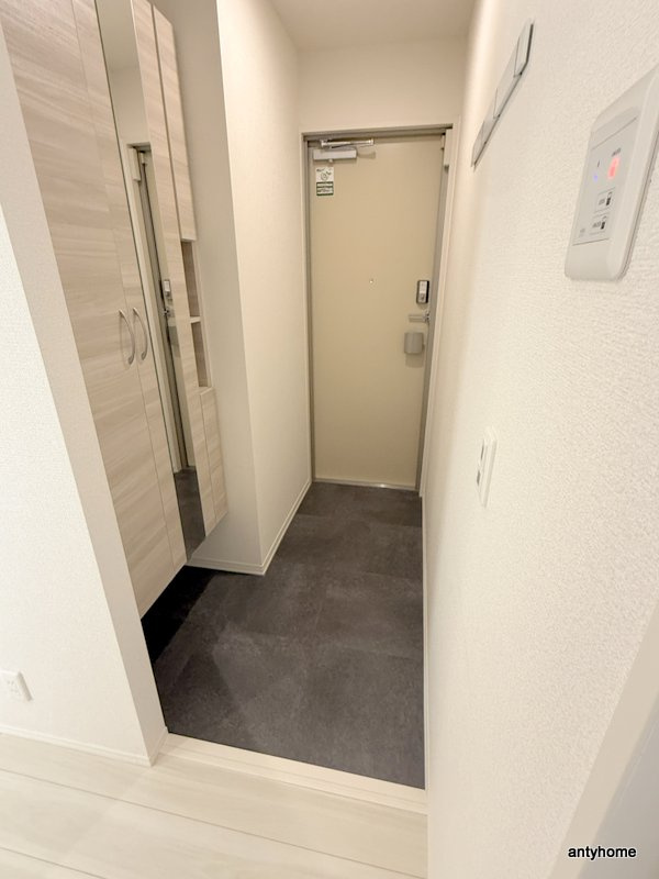 クラシスト清和園町の玄関