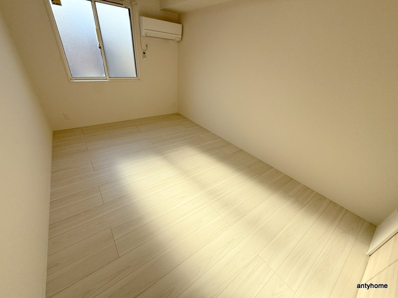 クラシスト清和園町の洋室