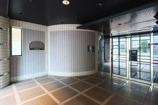 日神パレステージ本駒込のエントランス