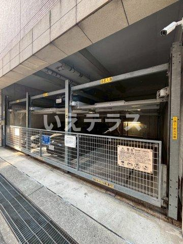 アーバングリーン神戸元町の駐車場