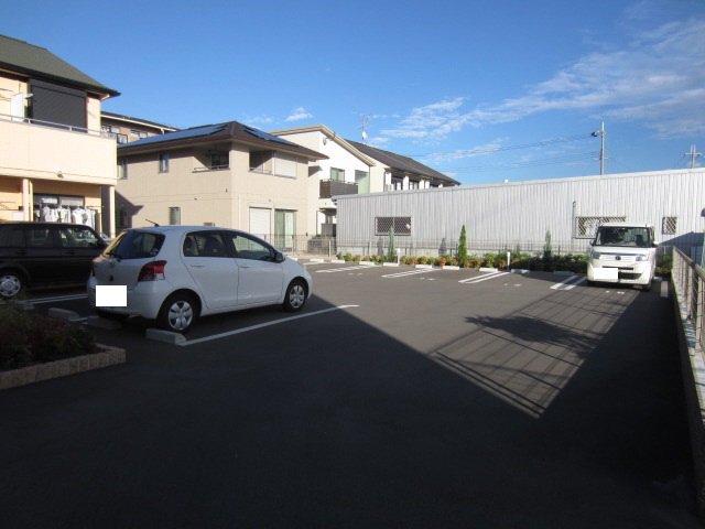 【駐車場】