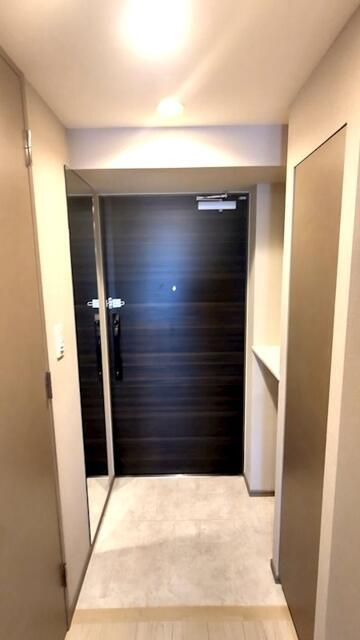 クレヴィアリグゼ西巣鴨の玄関