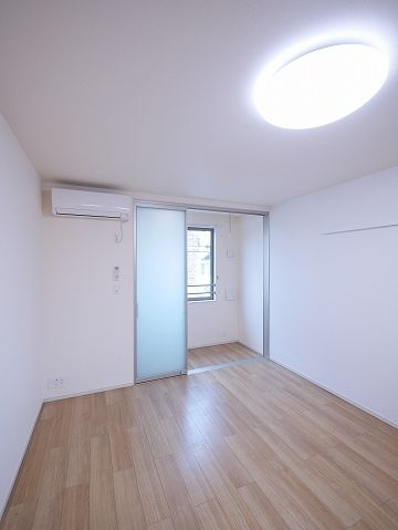 ピュアメゾンの寝室|サンルーム付きのお部屋