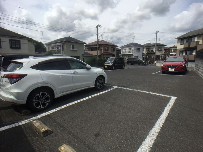 グリーンシャトル　Ｃの駐車場