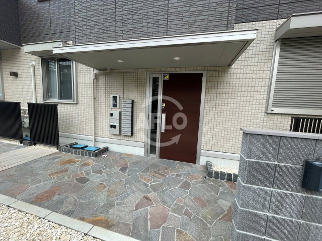 sinfaria　YUZATO　A棟のエントランス|sinfaria　YUZATO　A棟　エントランス